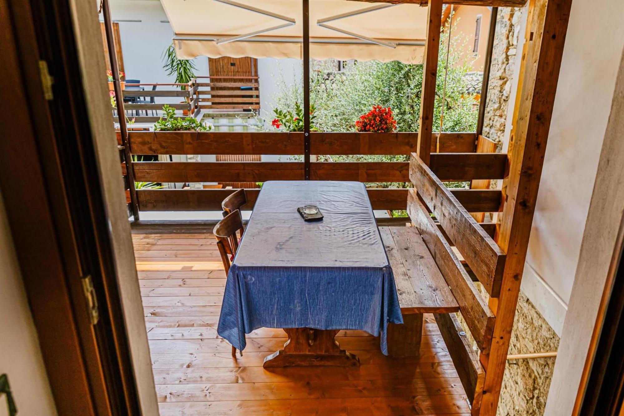 Cozy Castello Appartement Manerba del Garda Buitenkant foto