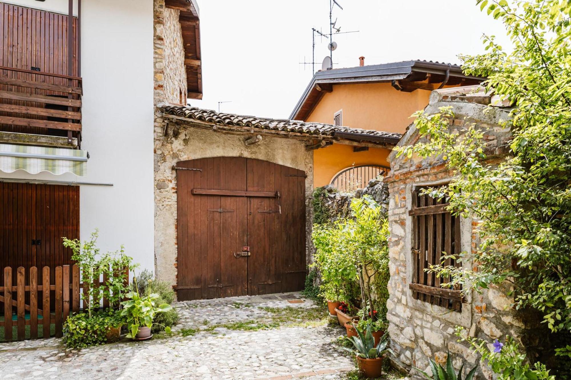 Cozy Castello Appartement Manerba del Garda Buitenkant foto
