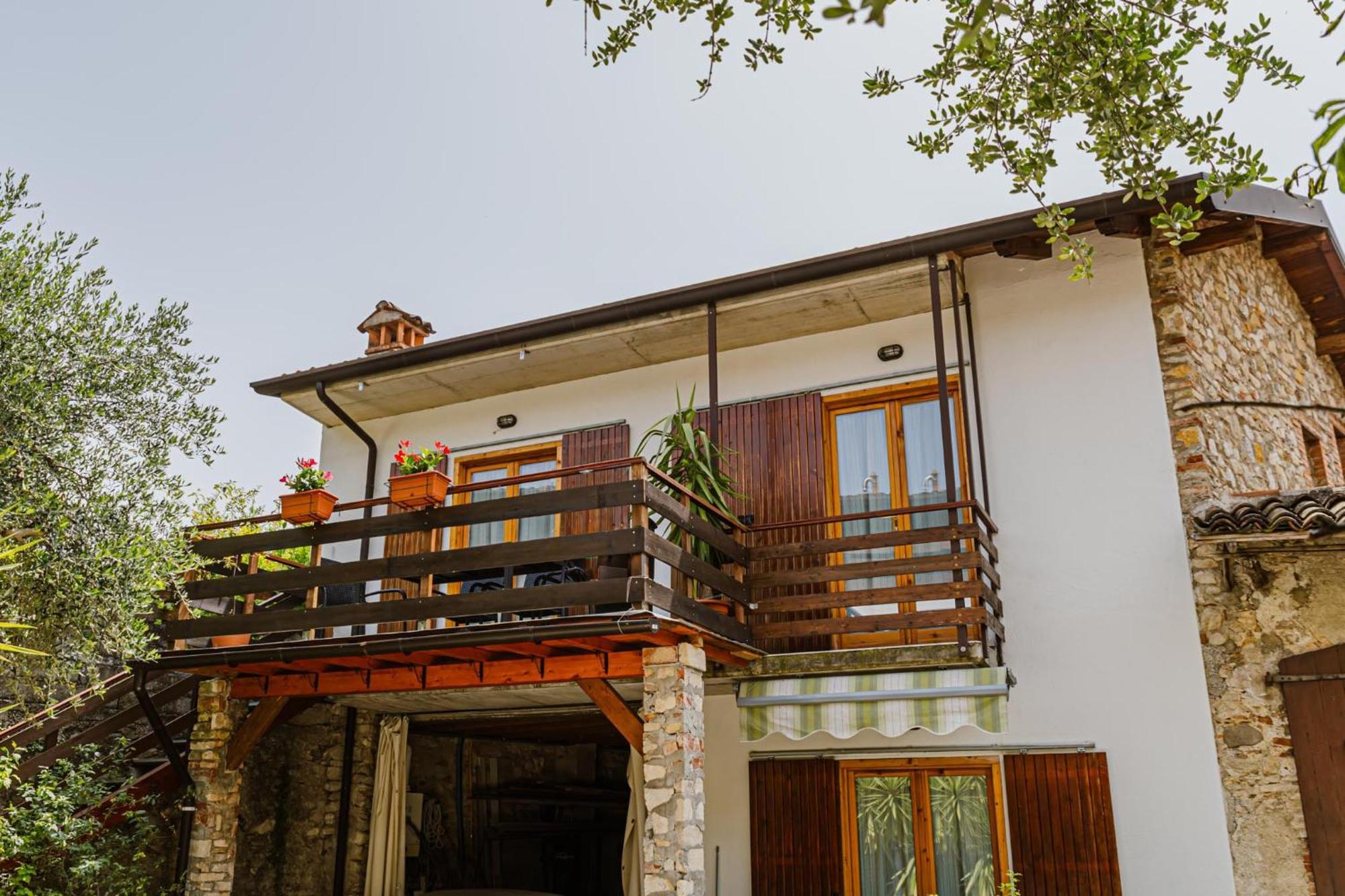 Cozy Castello Appartement Manerba del Garda Buitenkant foto