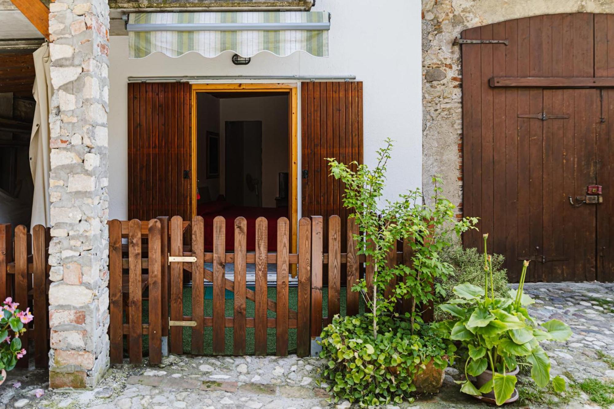 Cozy Castello Appartement Manerba del Garda Buitenkant foto