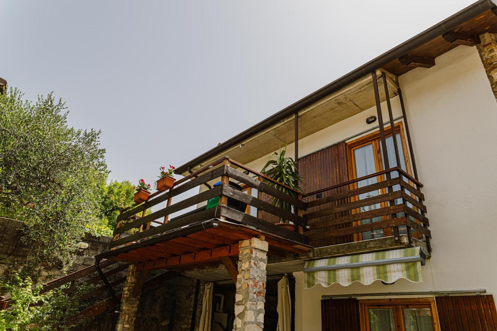 Cozy Castello Appartement Manerba del Garda Buitenkant foto
